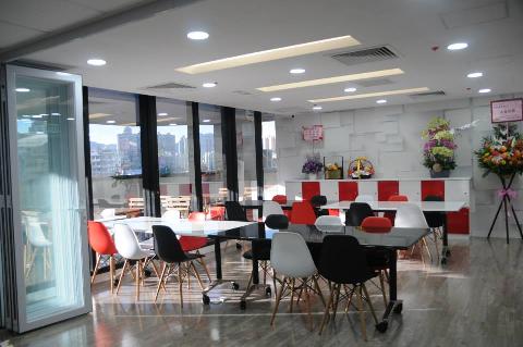 智財商務中心 New Chance Busines Center